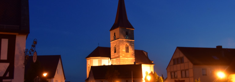 Kirche bei Nacht